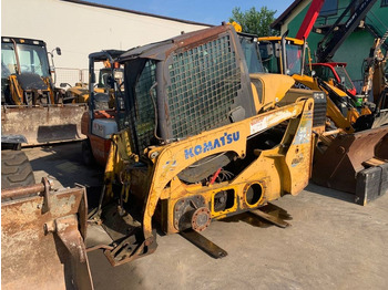 Minicargadora KOMATSU SK714