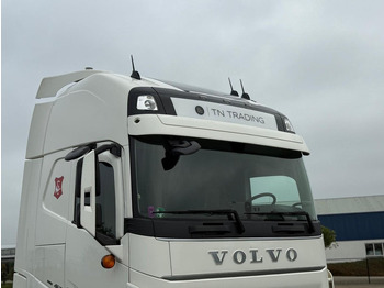 Cabeza tractora Volvo FH 13.460XL Turbocompound, leer, vollucht, 2 tanks, dubbel glas, vol spoiler.: foto 2 Cabeza tractora Volvo FH 13.460XL Turbocompound, leer, vollucht, 2 tanks, dubbel glas, vol spoiler.: foto 2