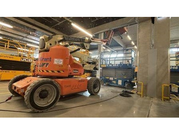 Plataforma articulada JLG E450AJ