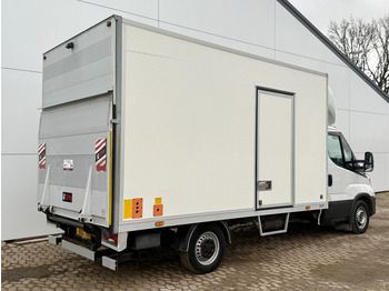 Furgoneta Iveco Daily 35S18 3.0 Automaat Laadklep LED Climate Bakwagen Meubelbak Koffer Control Adaptieve Cruise Control Standkachel Camera Navigatie: foto 3 Furgoneta Iveco Daily 35S18 3.0 Automaat Laadklep LED Climate Bakwagen Meubelbak Koffer Control Adaptieve Cruise Control Standkachel Camera Navigatie: foto 3