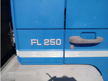 Camión caja cerrada Volvo FL6.250: foto 3