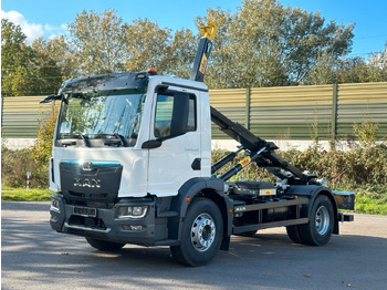 Multibasculante camión MAN TGM 18.320