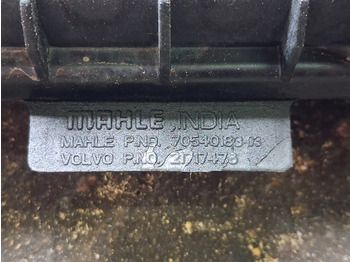 Motor y piezas para Camión VOLVO POKRYWA GŁOWICY ZAWORÓW RENAULT GAMA D DTI 5 VOLVO FL D5K: foto 2 Motor y piezas para Camión VOLVO POKRYWA GŁOWICY ZAWORÓW RENAULT GAMA D DTI 5 VOLVO FL D5K: foto 2