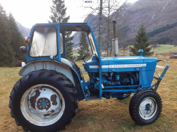 Tractor FORD