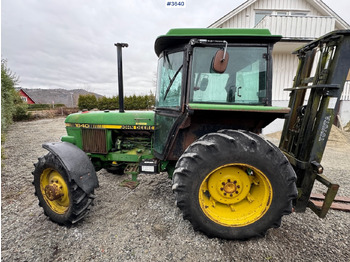 Tractor JOHN DEERE