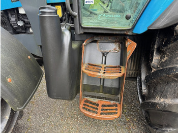 Tractor 2013 Landini Powermondial 120 w/front loader and some equipment. Low hours!: foto 5
