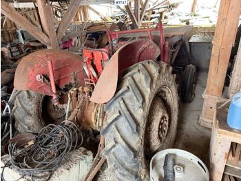 Tractor MASSEY FERGUSON 100 series