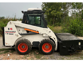 Minicargadora BOBCAT S16
