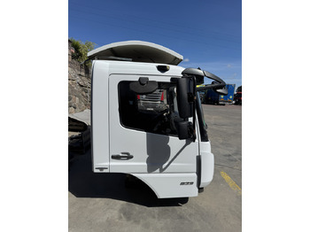Cabina Mercedes Atego III: foto 3