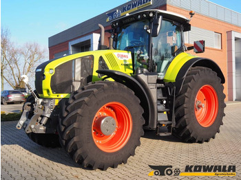 Tractor CLAAS Axion 920