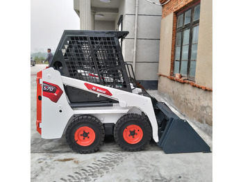 Minicargadora BOBCAT S70