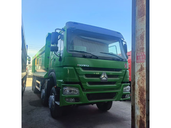 Camión caja cerrada SINOTRUK HOWO 8x4: foto 3