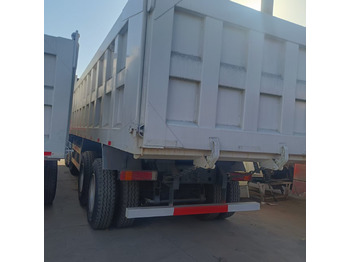 Volquete camión SINOTRUK HOWO 8x4: foto 5