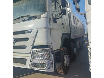 Volquete camión SINOTRUK HOWO 8x4: foto 4