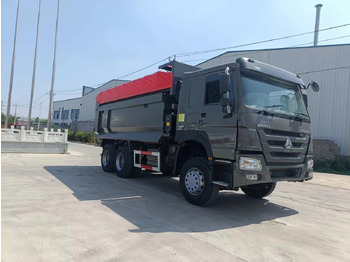 Camión caja cerrada SINOTRUK HOWO