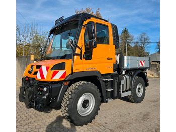 Máquina quitanieve UNIMOG