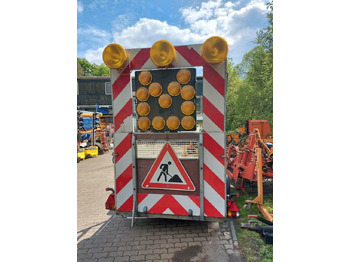 Remolque Sperrwand Sperrtafel Nissen Absperrtafel VZ616 Verkehrssicherung: foto 4