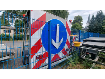Remolque Trebbiner Absperrtafel VZ616 LED Funkwarnmeldeanlage Absperrtafel Sperrwand Verkehrsleittafel Verkehrsleitanhänger Verkehrssicherungsanhänger Leitanhänger Leittafel Verkehrssicherung Nissen Horizont: foto 3