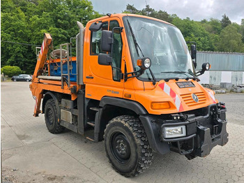 Máquina quitanieve UNIMOG U300