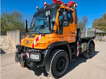 Volquete camión UNIMOG U300