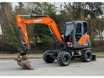 Excavadora de ruedas DOOSAN DX57W