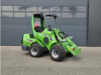 Minicargadora de cadenas AVANT