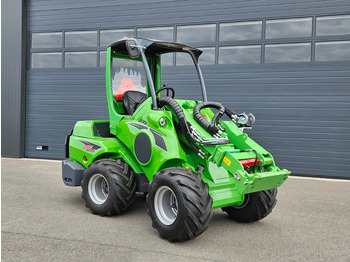 Minicargadora de cadenas AVANT