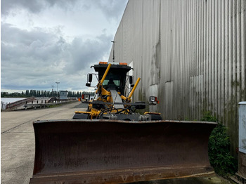 Grader Volvo G746B: foto 3