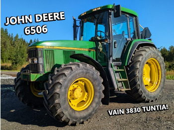 Tractor JOHN DEERE