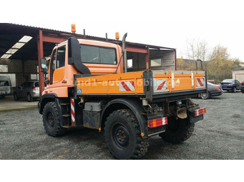 Vehículo municipal UNIMOG U300