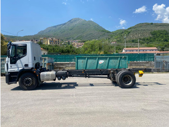 Chasis camión IVECO EUROCARGO 180-320: foto 3