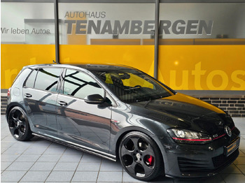 Sedan VOLKSWAGEN