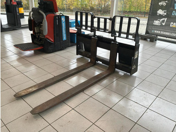 Maquinaria de construcción CATERPILLAR