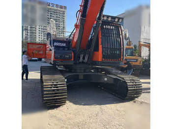 Excavadora de cadenas DOOSAN DX260 LC: foto 4