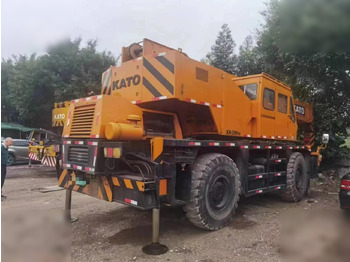 Grúa para terrenos difíciles KATO