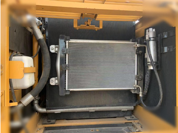 Excavadora de cadenas SANY SY215C-9: foto 5