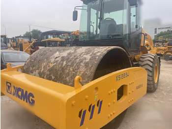 Rodillo XCMG XS223J