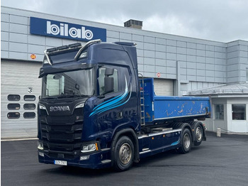 Multibasculante camión SCANIA S 580