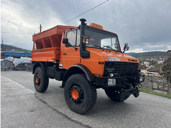 Máquina quitanieve UNIMOG U1500