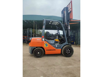 Carretilla elevadora diésel toyata 3-ton: foto 4