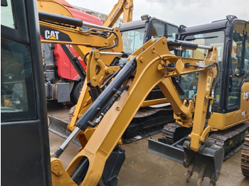 Miniexcavadora CATERPILLAR 302: foto 2