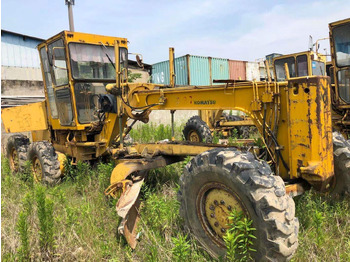 Grader KOMATSU GD511: foto 3