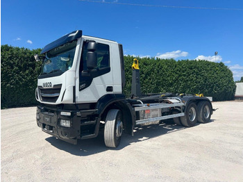 Multibasculante camión IVECO X-WAY