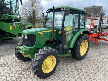 Tractor John Deere 5055E: foto 2