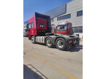 Cabeza tractora nuevo SINOTRUK Delong X5000 6X4 Automatic Tractor: foto 4