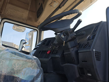 Cabeza tractora SHACMAN Shacman Truck Tractor Head  for Sale in Zambia: foto 4 Cabeza tractora SHACMAN Shacman Truck Tractor Head  for Sale in Zambia: foto 4