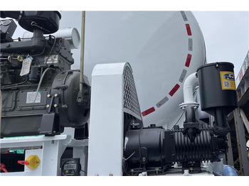 Semirremolque silo para transporte de cemento nuevo TITAN 4 Axle Bulker Cement Tanker Trailer for Sale In Zambia: foto 3 Semirremolque silo para transporte de cemento nuevo TITAN 4 Axle Bulker Cement Tanker Trailer for Sale In Zambia: foto 3