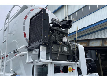 Semirremolque silo para transporte de cemento nuevo TITAN 4 Axle Bulker Cement Tanker Trailer for Sale In Zambia: foto 2 Semirremolque silo para transporte de cemento nuevo TITAN 4 Axle Bulker Cement Tanker Trailer for Sale In Zambia: foto 2