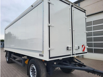Caja cerrada remolque