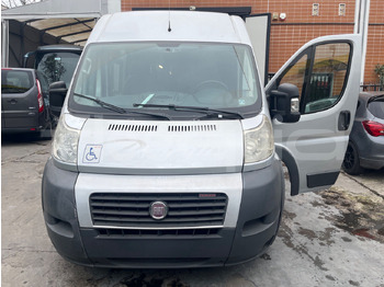 Minibús FIAT Ducato